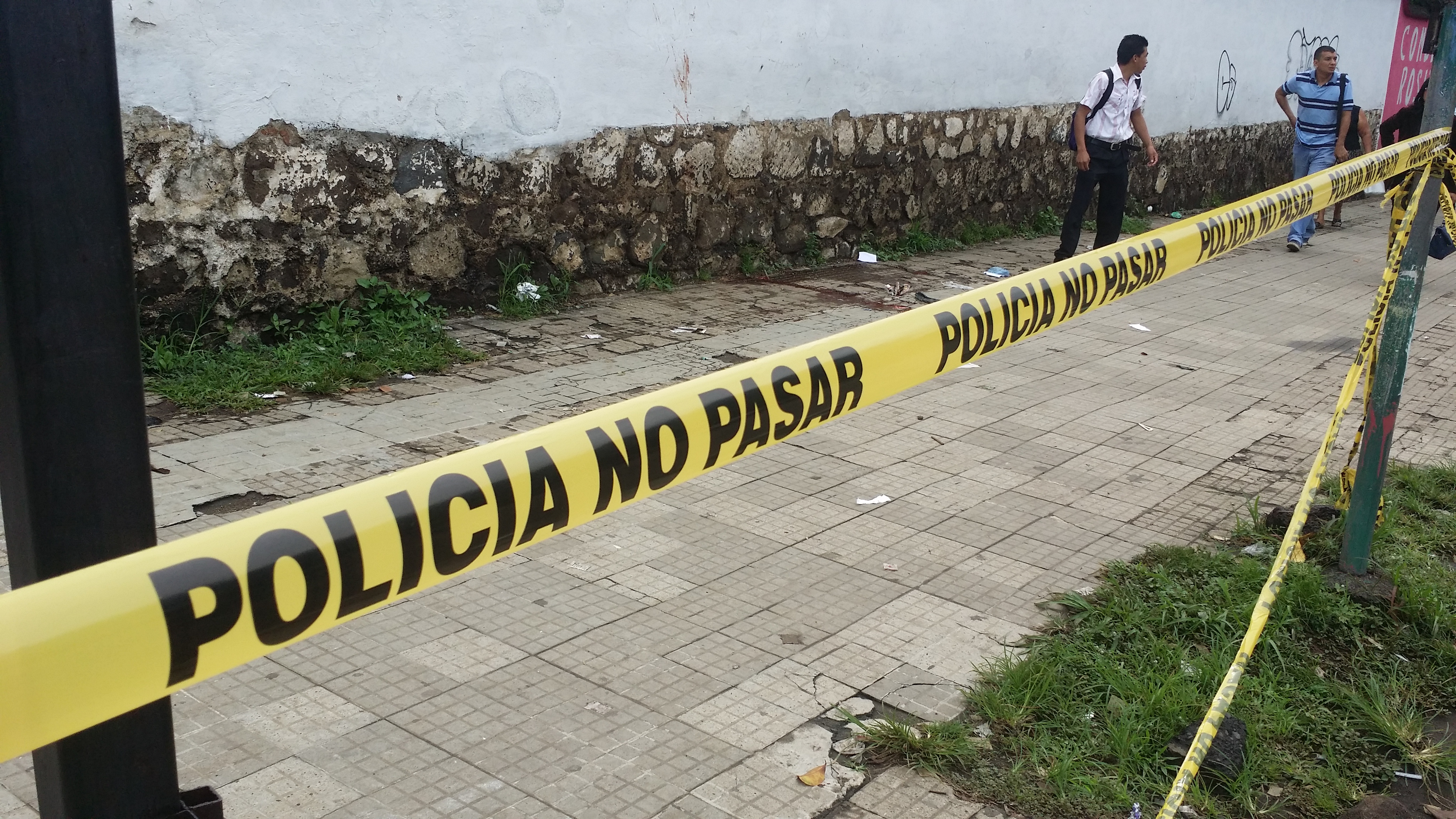 Vendedor de periódicos es asesinado a las afueras de la Universidad Católica de El Salvador