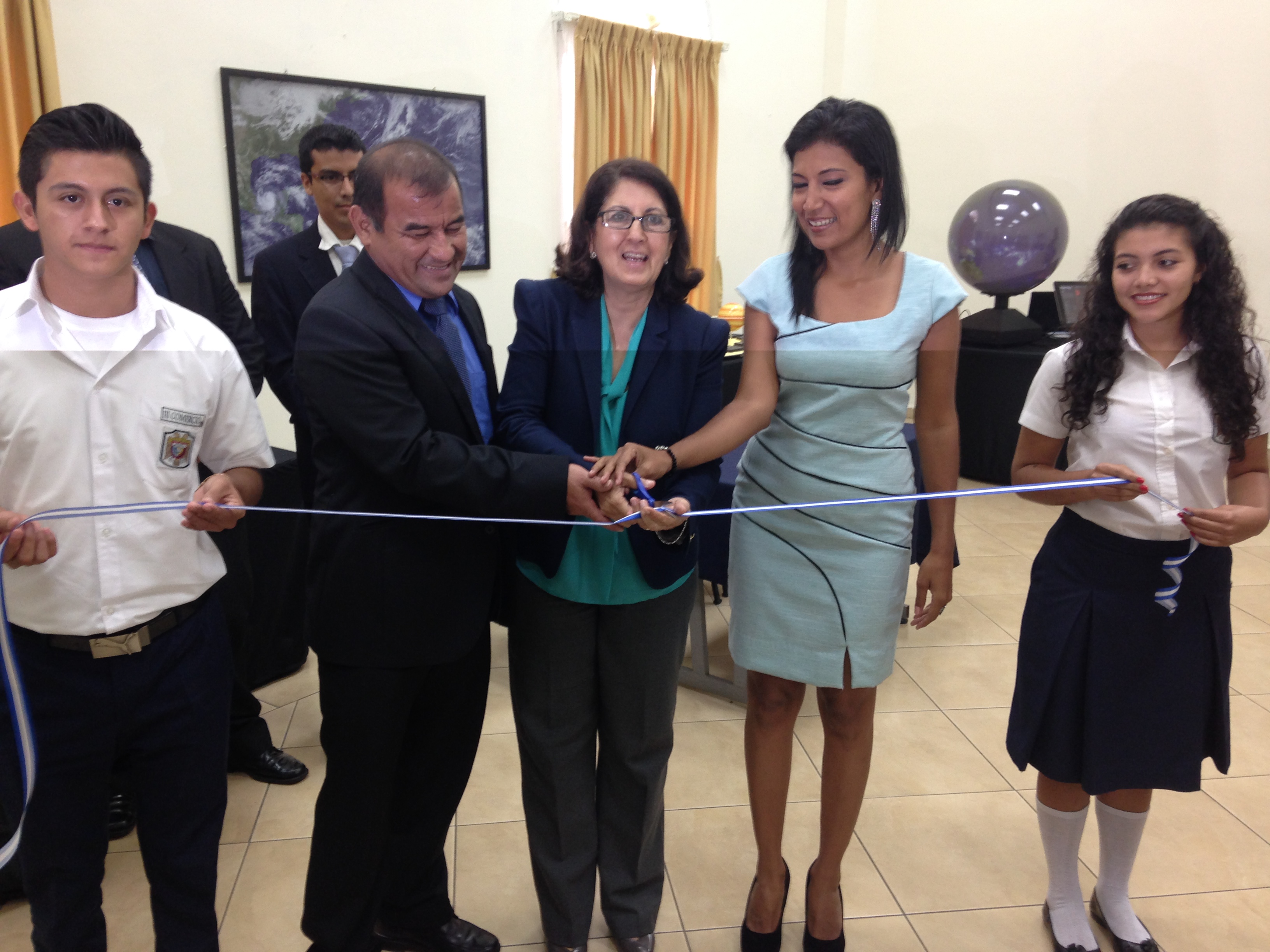 Inauguran Centro Interactivo para el Aprendizaje de Ciencias en Ahuachapán