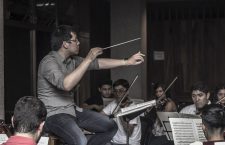 maestro-wilbur-lin-durante-ensayos-generales-con-jovenes-orquesta-sinfonica-juvenil-20160927-2