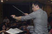 maestro-wilbur-lin-durante-ensayos-generales-con-jovenes-orquesta-sinfonica-juvenil-20160927