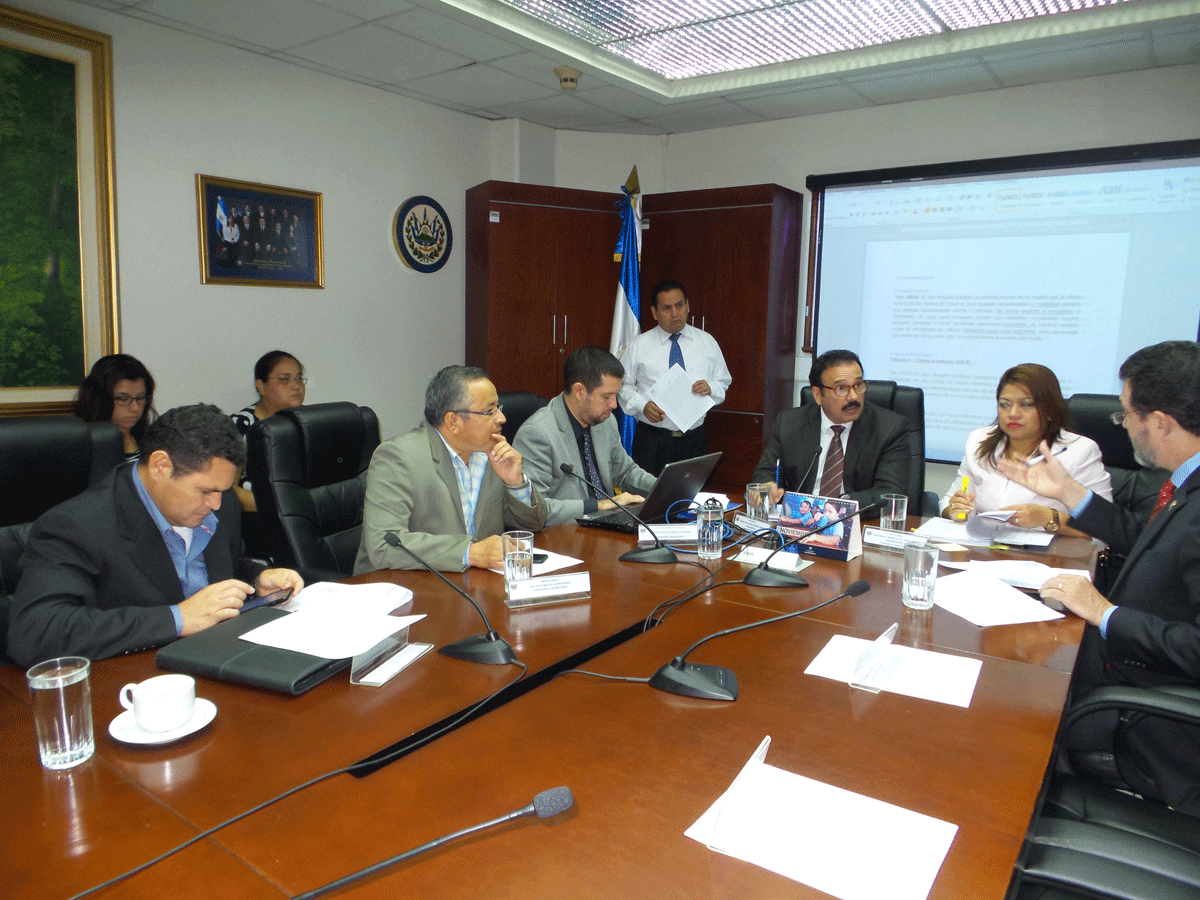 Consultarán propuestas de reformas a la Ley de Bancos Cooperativos y Sociedades de Ahorro y Crédito de El Salvador