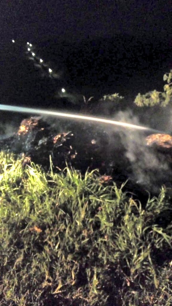 Bomberos sofoca incendio en predio baldío en Metapán