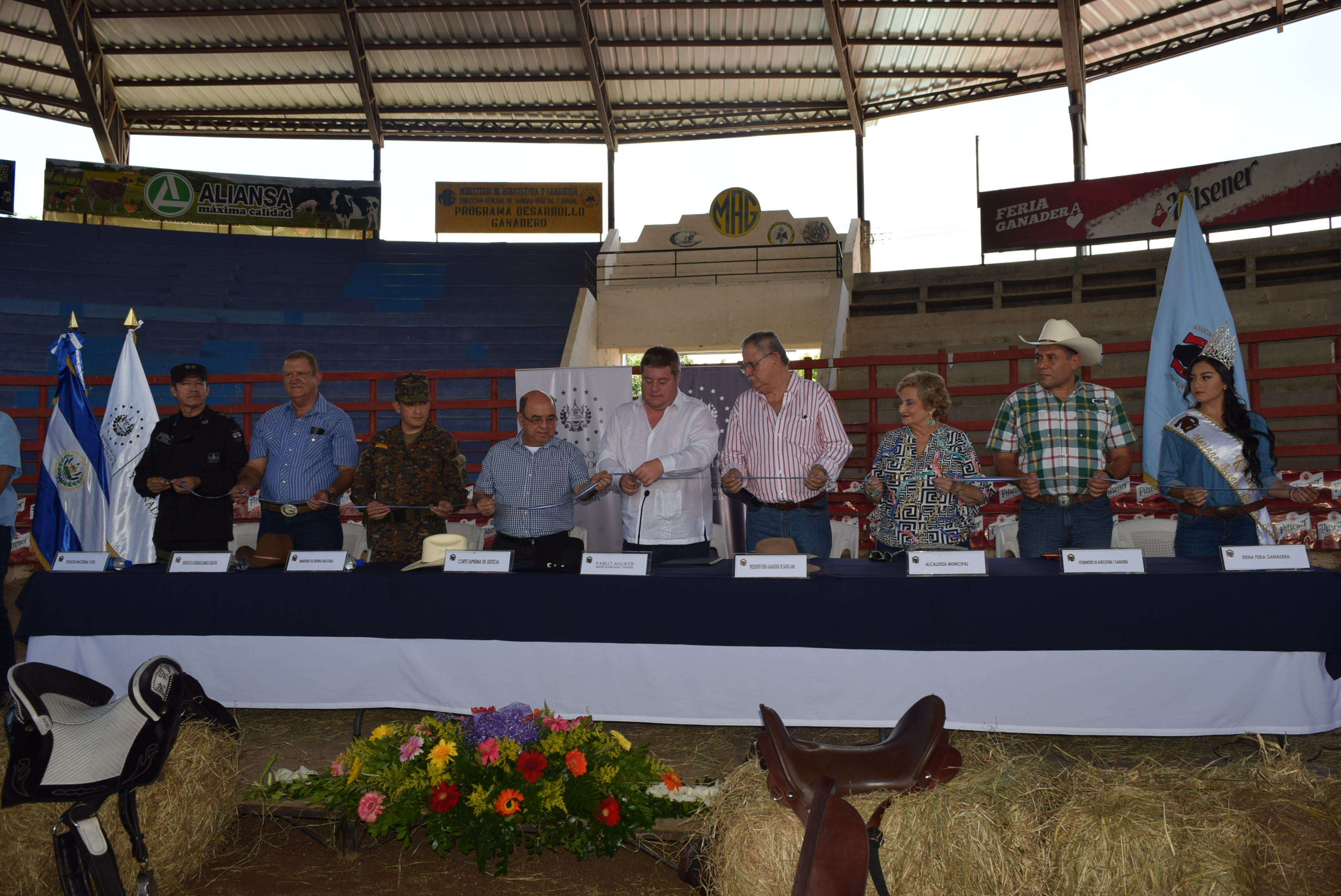 Ministro de Agricultura y Ganadería invitado especial a la Feria Ganadera Señora Santa Ana.