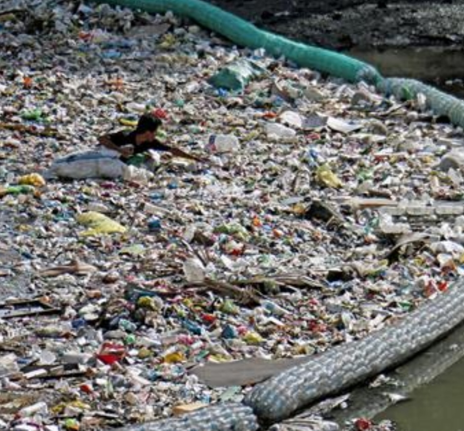 La OMS anima a investigar sobre los microplásticos y a reducir drásticamente la contaminación por plásticos