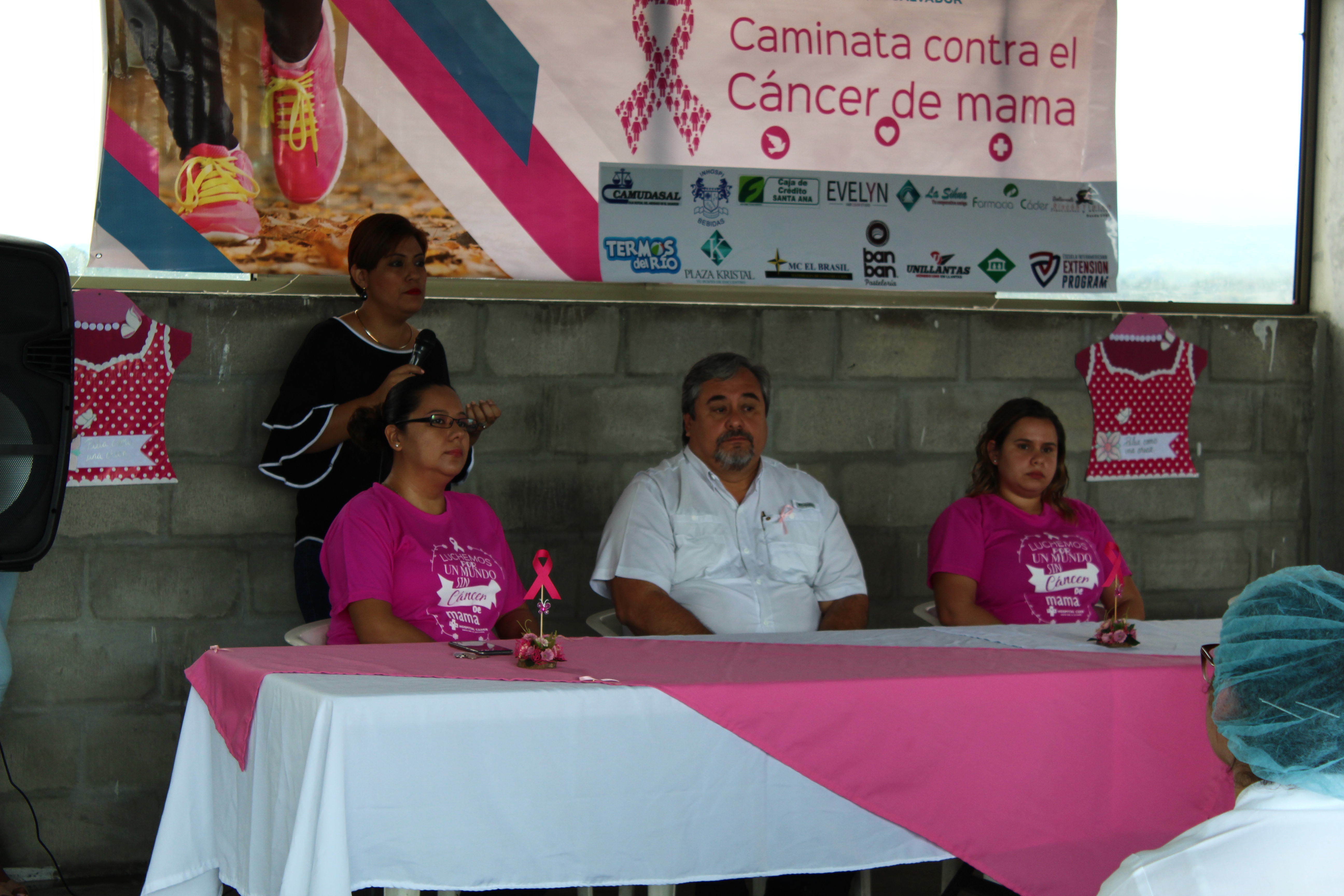 Hospital Cáder realiza su novena caminata contra el cáncer de mama