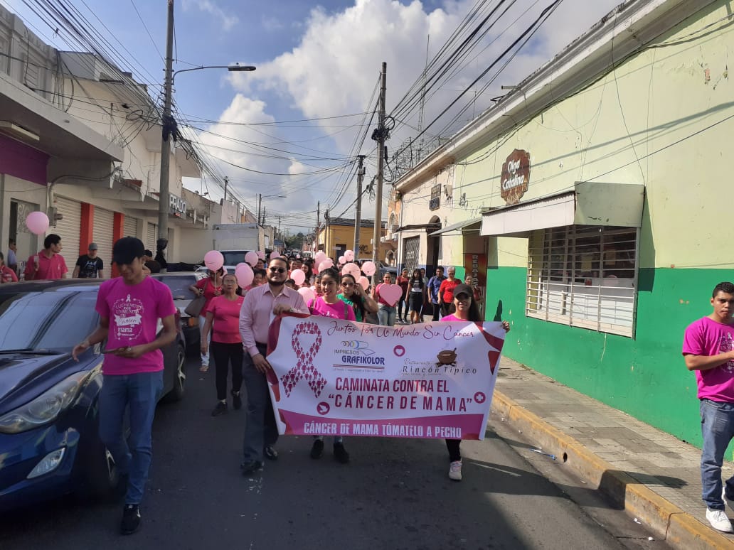 Hospital Cáder realizó su novena caminata rosa