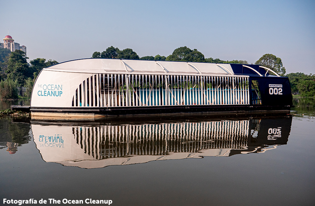 The Ocean Cleanup proporcionará barcaza automatizada para extraer plásticos en río Lempa