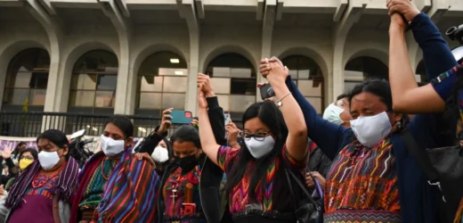 Condenan a cinco exmilitares por violaciones de mujeres indígenas en Guatemala