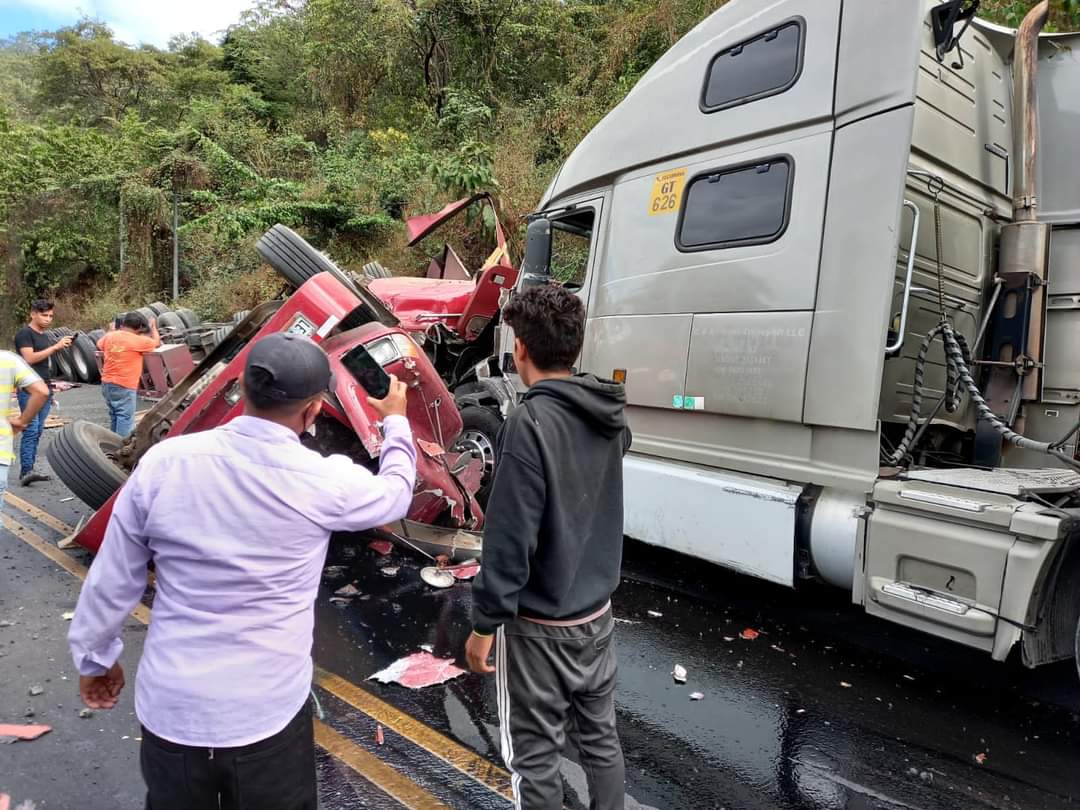 Atroz accidente captado por casualidad en San Vicente, El Salvador.