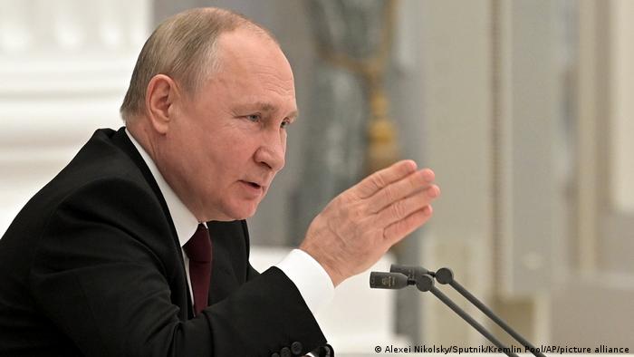 Crisis en Ucrania: Vladimir Putin ordena a Ejército entrar en territorios prorrusos