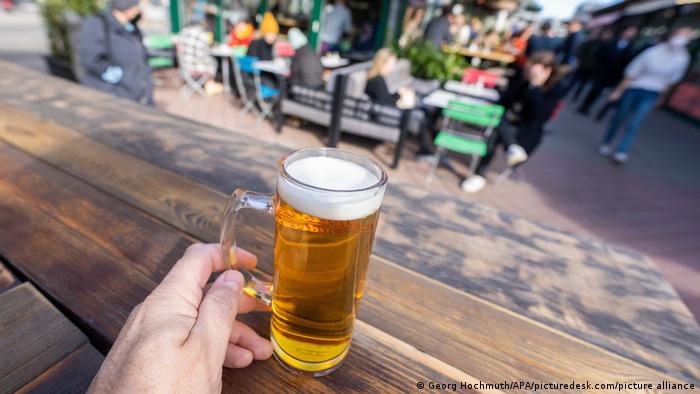 Una cerveza al día basta para la reducción del volumen cerebral, según amplio estudio