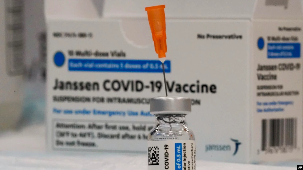 EEUU restringe uso de vacuna contra COVID-19 de J&J por coágulos