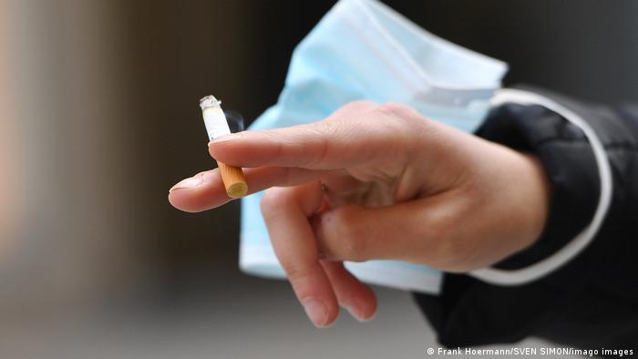 Falta papel por la guerra en Ucrania y podría haber carestía de cigarros en Alemania