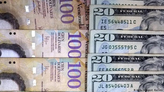 Venezuela: el bolívar se devalúa 21% frente al dólar en una semana