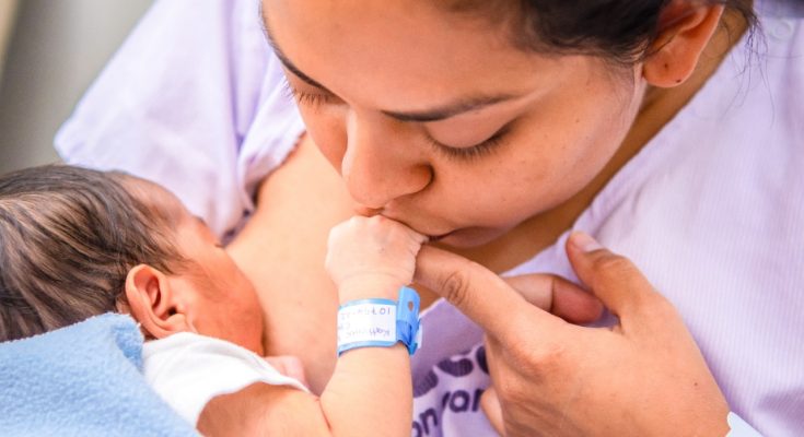 Nueva Ley en El Salvador, obligará a patronos a instalar salas de lactancia materna
