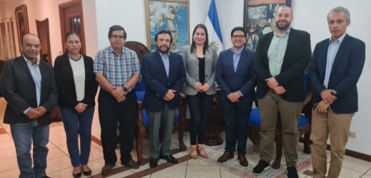 El vicepresidente, Dr. Félix Ulloa hijo, recibió a directivos de Plan Trifinio e integrantes de OEA