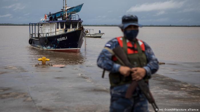 Huracán Julia impacta en Nicaragua tras golpear costa colombiana