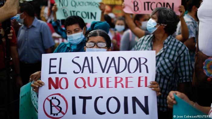 El Salvador: población tilda al bitcoin de «fracaso», según sondeo