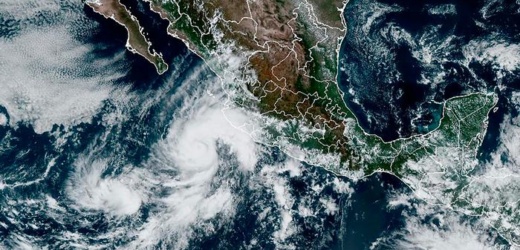 Huracán Orlene se intensifica frente a las costas de México