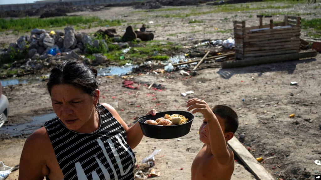 América Latina sufre una inflación que causa hambre y pobreza