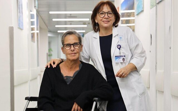 “Nueva era de tratamiento”: israelíes entre los primeros en recibir ‘revolucionario’ medicamento para la ELA