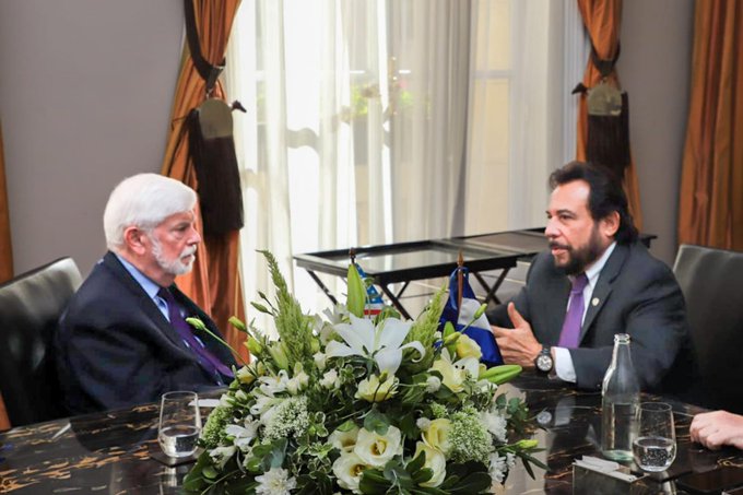 Reunion bilateral con el Asesor Especial para las Americas deja visible deseo de entendimiento para trabajar en conjunto