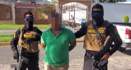 Vendedor de sistema de Cable es detenido por Extorsión en Olanchito, Yoro, por agentes de DIPAMPCO.