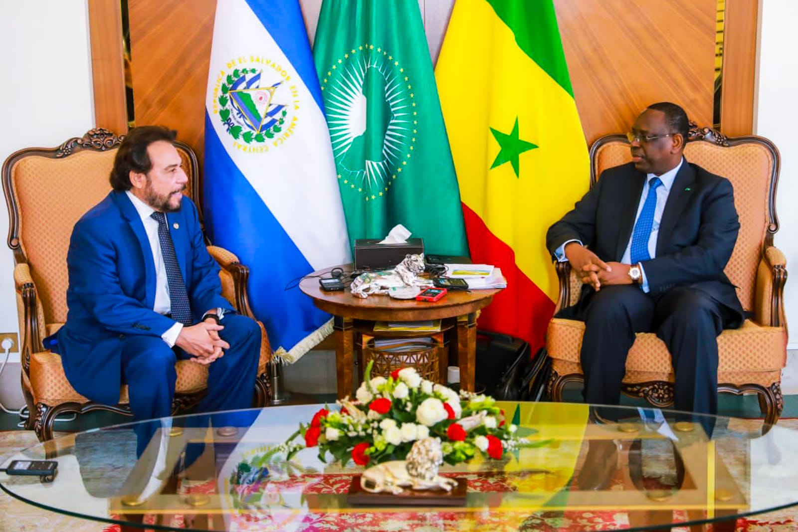 Gobiernos de El Salvador y Senegal sostienen histórico encuentro