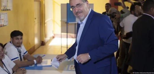 Bernardo Arévalo gana la presidencia de Guatemala