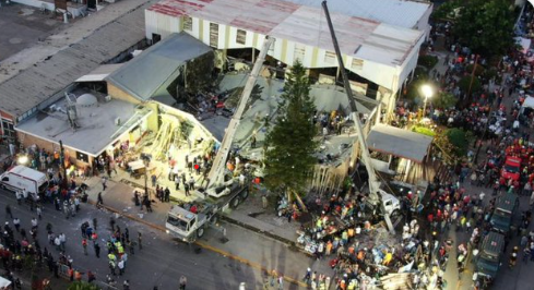 Fallecen 11 personas por el derrumbe de una iglesia durante un bautizo en México