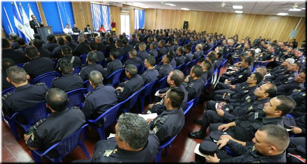 Más de 400 miembros de la PNC participan en curso de ascenso de cabos a sargentos