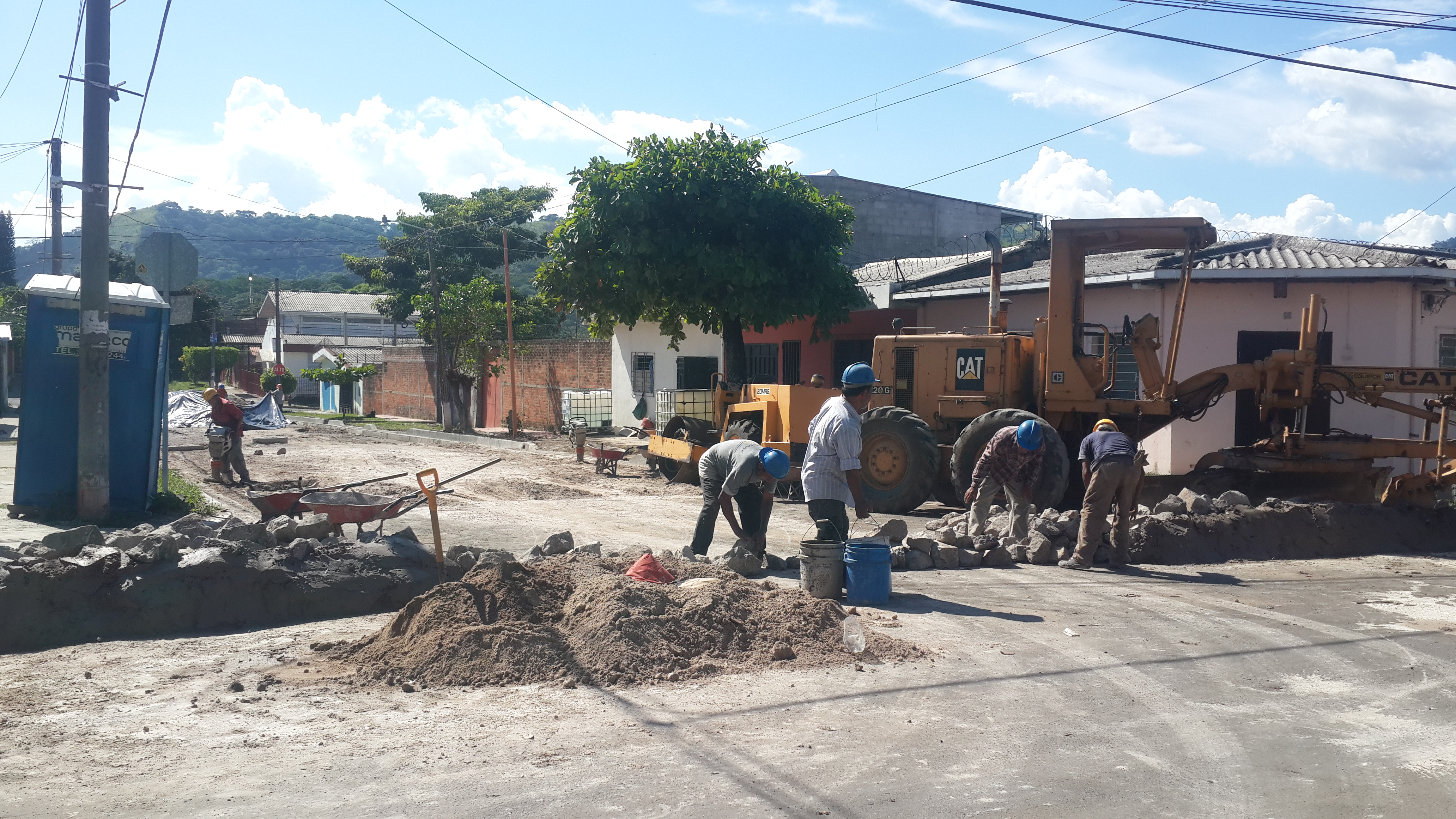 Municipalidad santaneca continua reparando calles de la ciudad