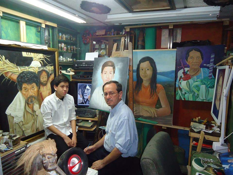 Prof. Lester Herrera fomentando valores a los jóvenes a través del dibujo y pintura
