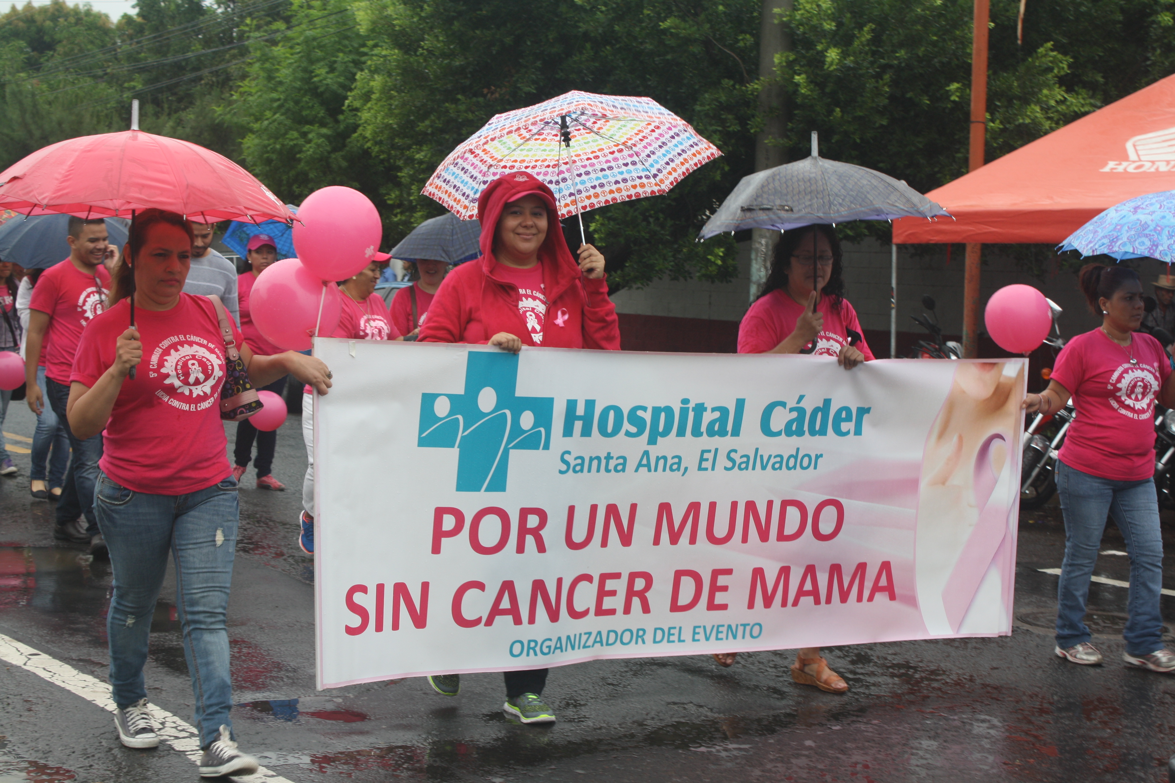Hospital Cáder realiza 5ta. caminata contra el cáncer de mama