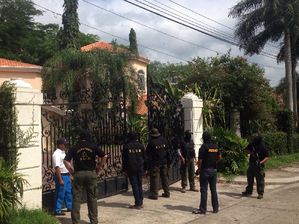 ESCANDALO EN E.U. :Decomisan propiedades a los Rosenthal en Honduras