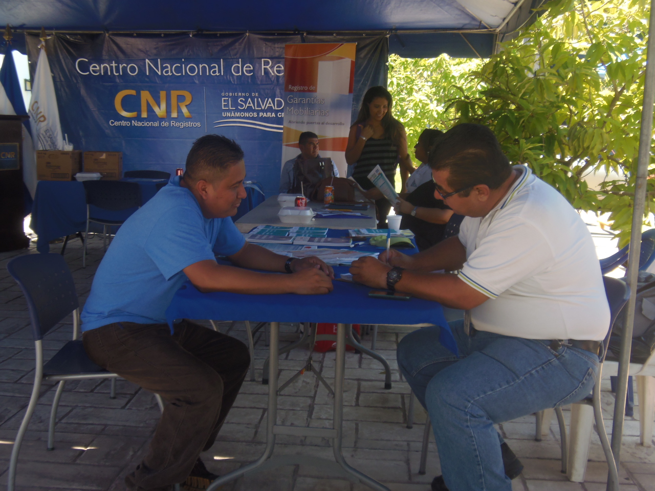 Microempresarios participan en segunda feria organizada por el CNR