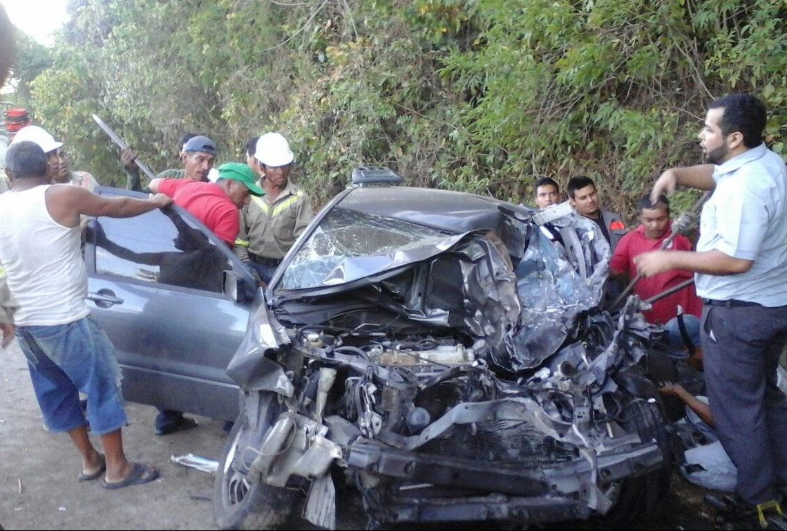 Accidente vehicular sobre carretera hacia Metapán dejó dos lesionados
