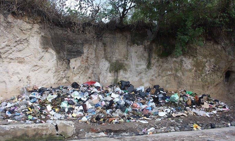 Continúa problema de la basura en la ciudad de Santa Ana