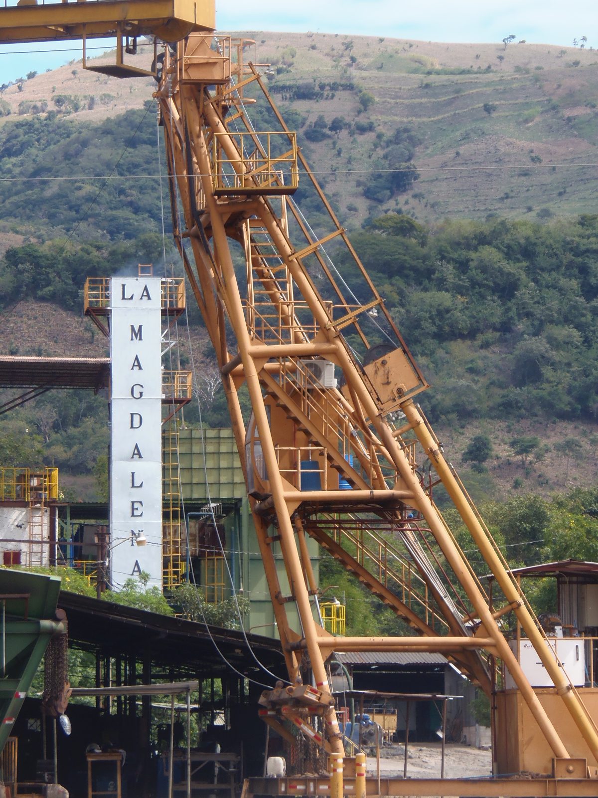 Trabajadores del ingenio La Magdalena muestran  preocupación ante el retraso de la zafra