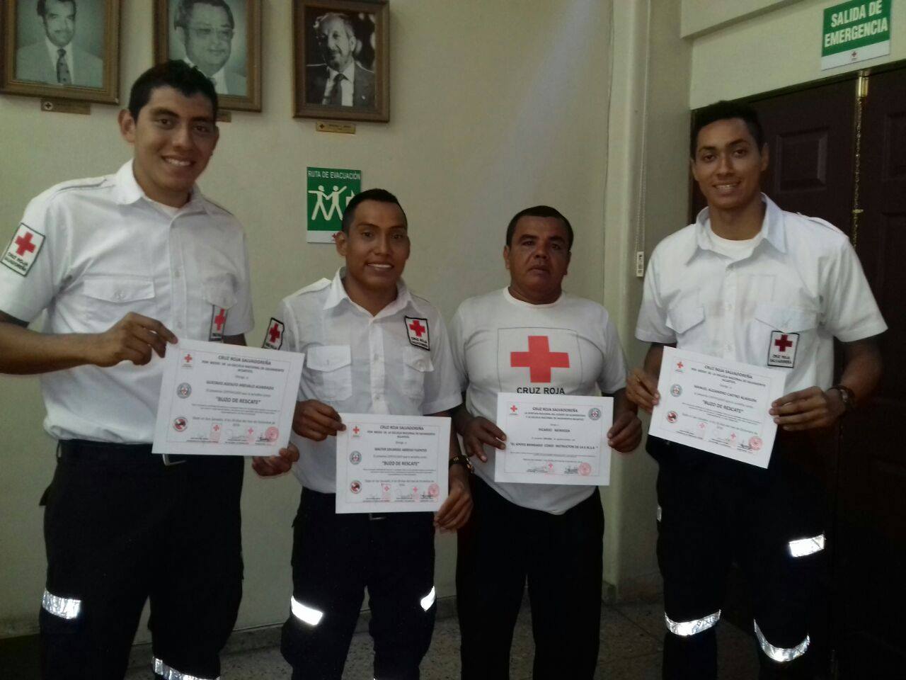 Cruz Roja capacita a voluntarios en emergencias de rescate acuático