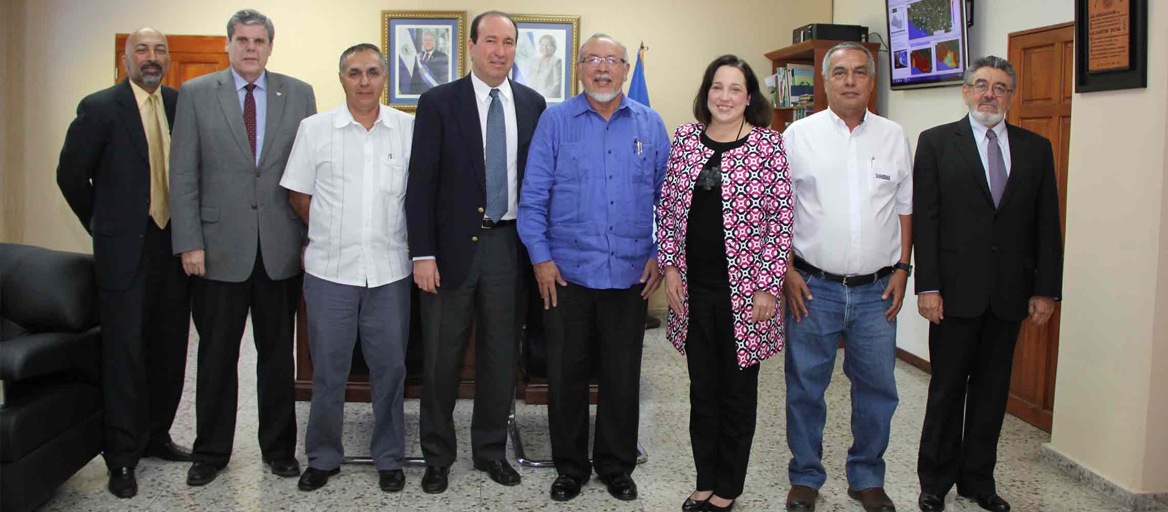 Ministro Ortez y embajada EE. UU reafirman compromiso por el agro salvadoreño