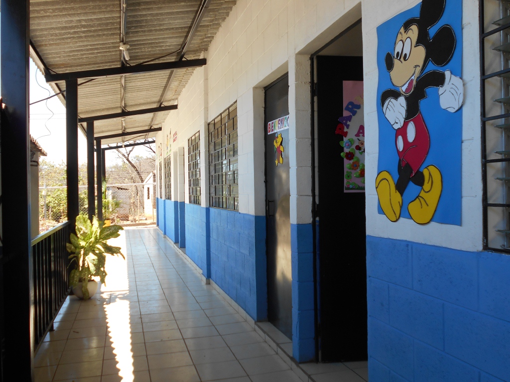 Gobierno japonés construyó aulas en escuela de Cuisnahuat de Sonsonate