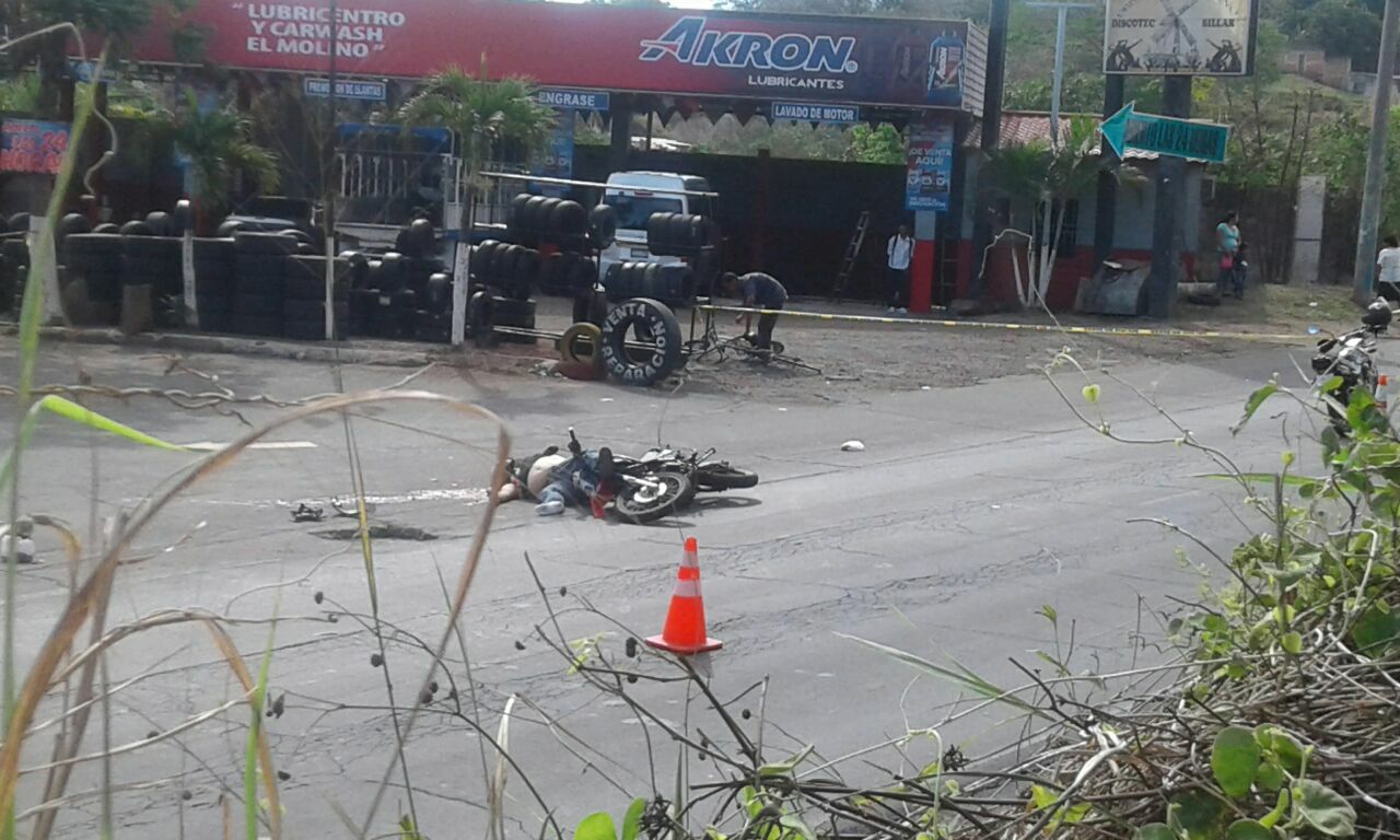 Fallece motociclista tras percance vial