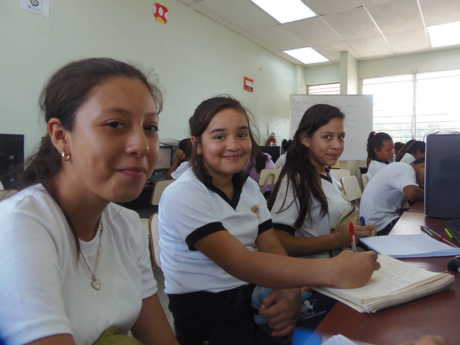 FUSALMO contribuyendo en la formación de las nuevas generaciones de El Salvador
