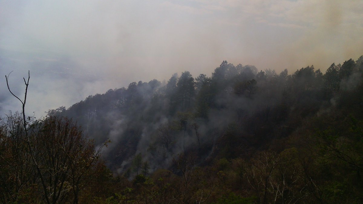 Bomberos atiende incendio en el cerro El Picacho de Metapán