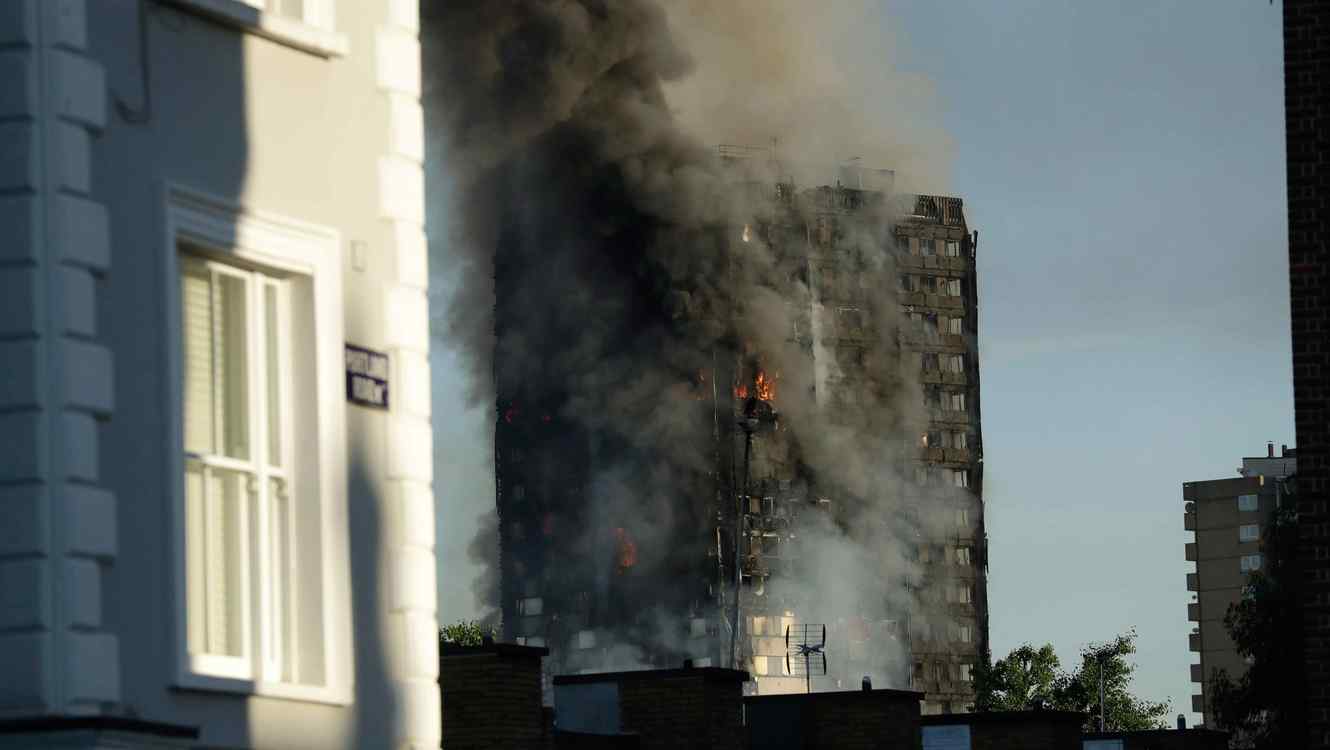 Al menos 6 muertos confirmados en el incendio de un edificio de Londres