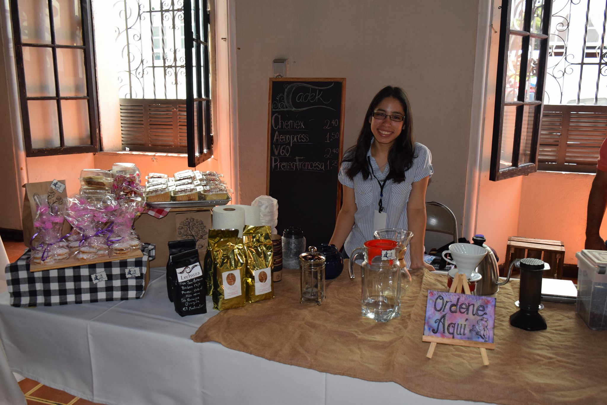 Empresarios participan en Expo Café