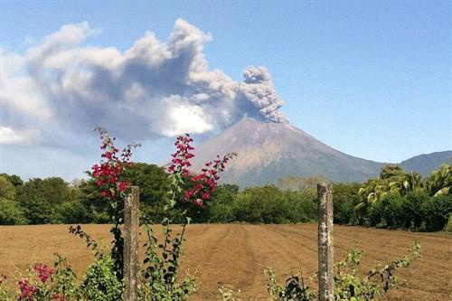 Al menos 50.000 personas afectadas por la erupción del volcán San Cristóbal en Nicaragua