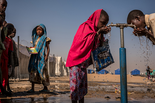 Más de 180 millones de personas carecen de agua potable en países en conflicto