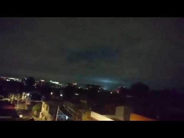 ¿Qué son las extrañas luces en el cielo mexicano durante el terremoto?